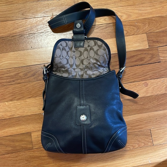 Vintage Coach Soho Leather Shoulder Hobo
Crossbody Bag-Black - Picture 3 of 11